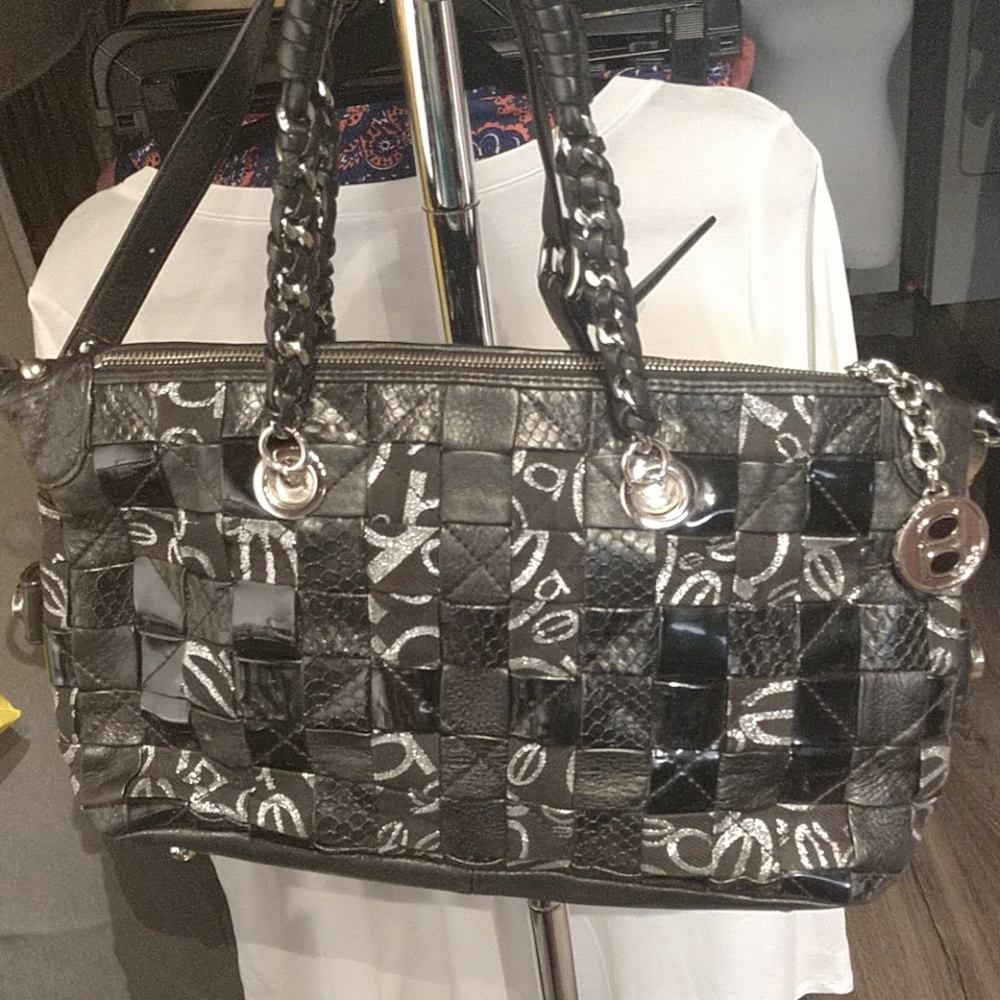 Bebe Purse Basket weaved leather. MINT